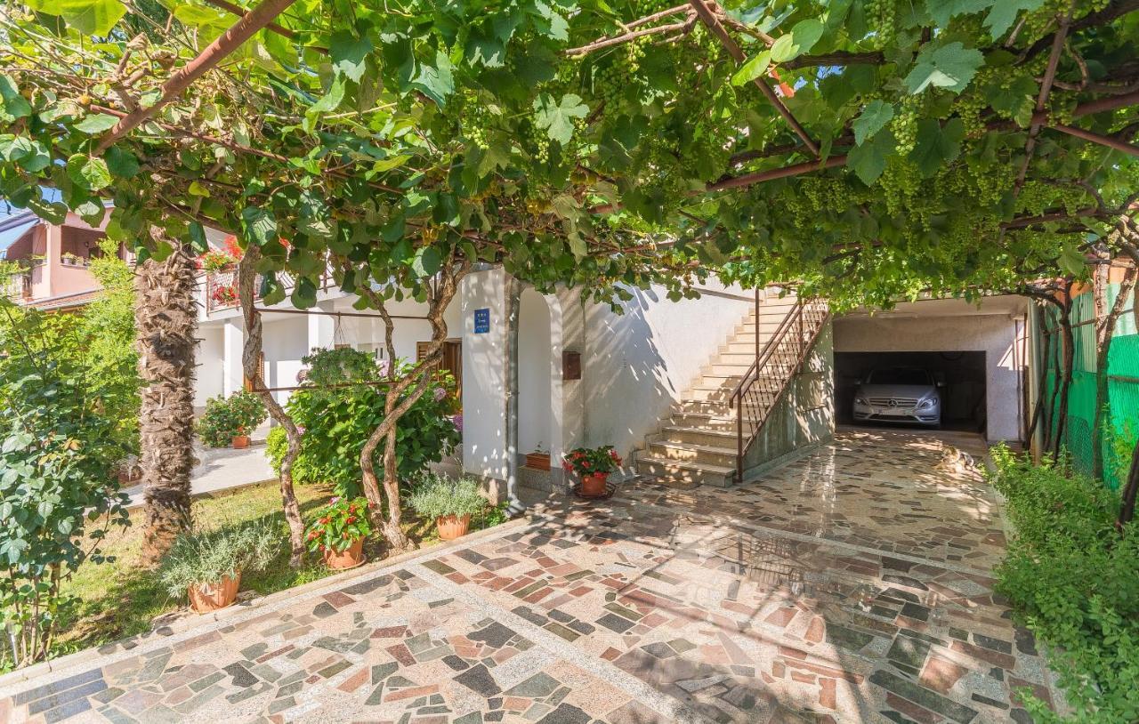 Apartments With A Parking Space Porec - 13927 Exterior photo